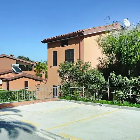 On Costa Rei Near White Beaches 蒙特奈