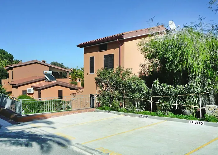 On Costa Rei Near White Beaches 蒙特奈